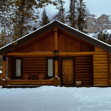 Castle Mountain Chalets Exterior photo
