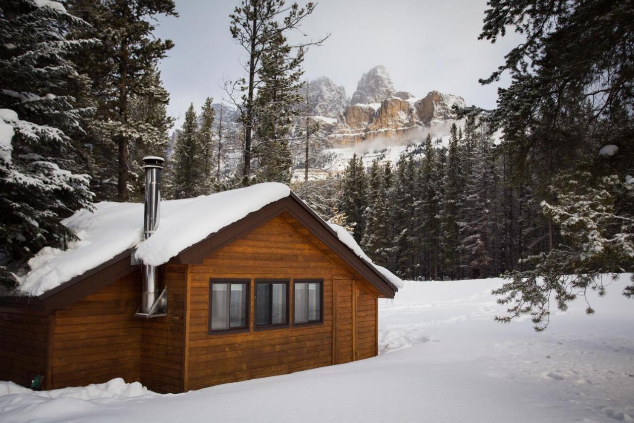 Castle Mountain Chalets Exterior photo
